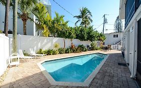 Canal 309 - Right In Siesta Key Village!