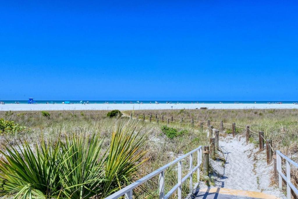 Canal 309 - Right In Siesta Key Village! Exterior photo
