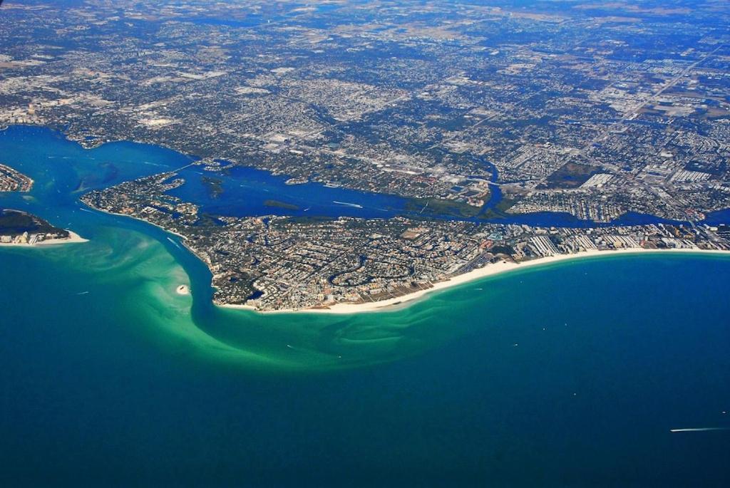 Canal 309 - Right In Siesta Key Village! Exterior photo