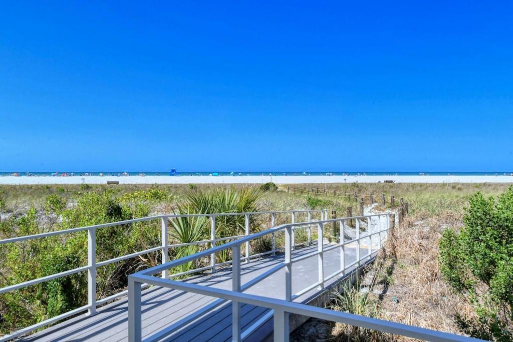 Canal 309 - Right In Siesta Key Village! Exterior photo