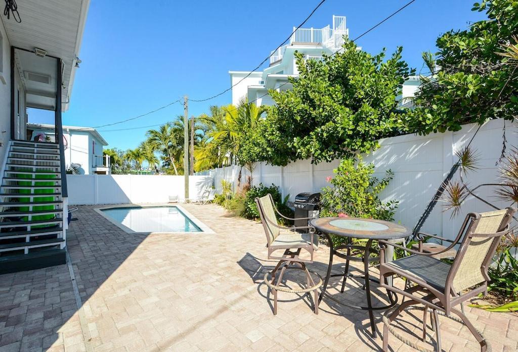 Canal 309 - Right In Siesta Key Village! Exterior photo