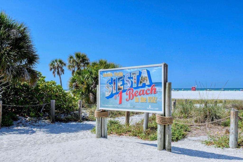 Canal 309 - Right In Siesta Key Village! Exterior photo
